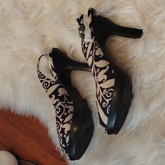 Candies Black and White satin Paisley Platform slingbacks 6 - Picture 10 of 13